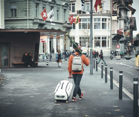 How to Earn Money While Traveling the World