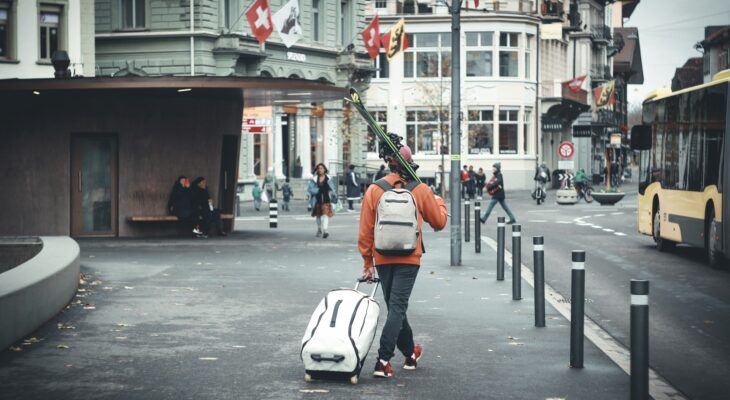 How to Earn Money While Traveling the World
